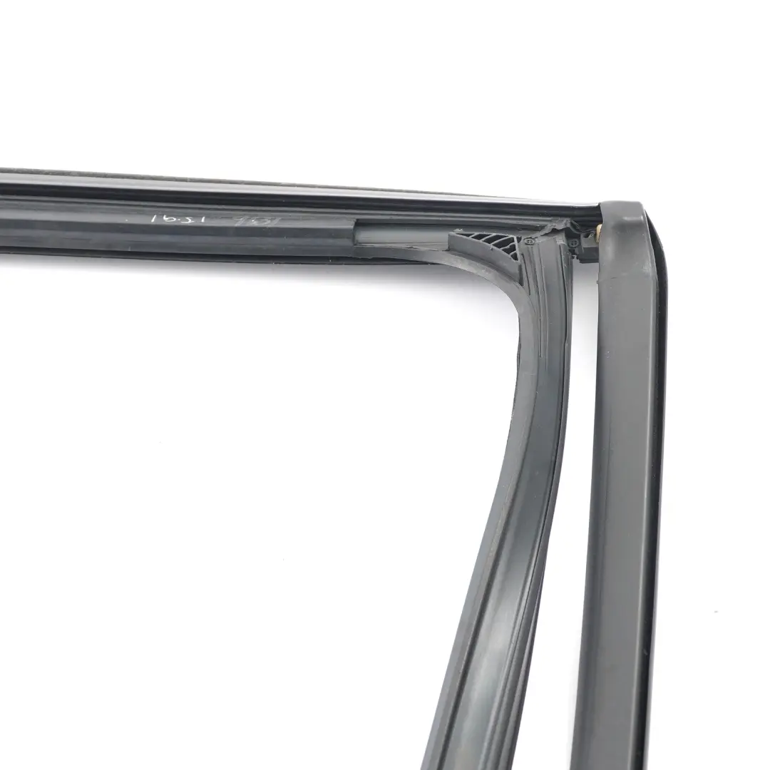Door Seal Window Guide Rear Right O/S Sealing Rubber Gasket to BMW X5 F15 with Part number 7289668 BMW X5 F15 Door Seal Window Guide Rear Right O/S Sealing Rubber Gasket - SKU 7289668 - Part number 7289668