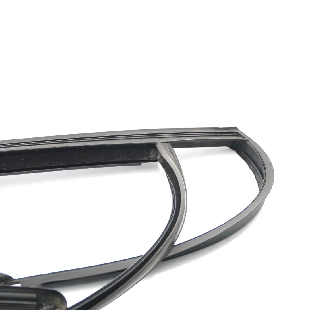 Door Seal Window Guide Rear Right O/S Sealing Rubber Gasket to BMW X5 F15 with Part number 7289668 BMW X5 F15 Door Seal Window Guide Rear Right O/S Sealing Rubber Gasket - SKU 7289668 - Part number 7289668