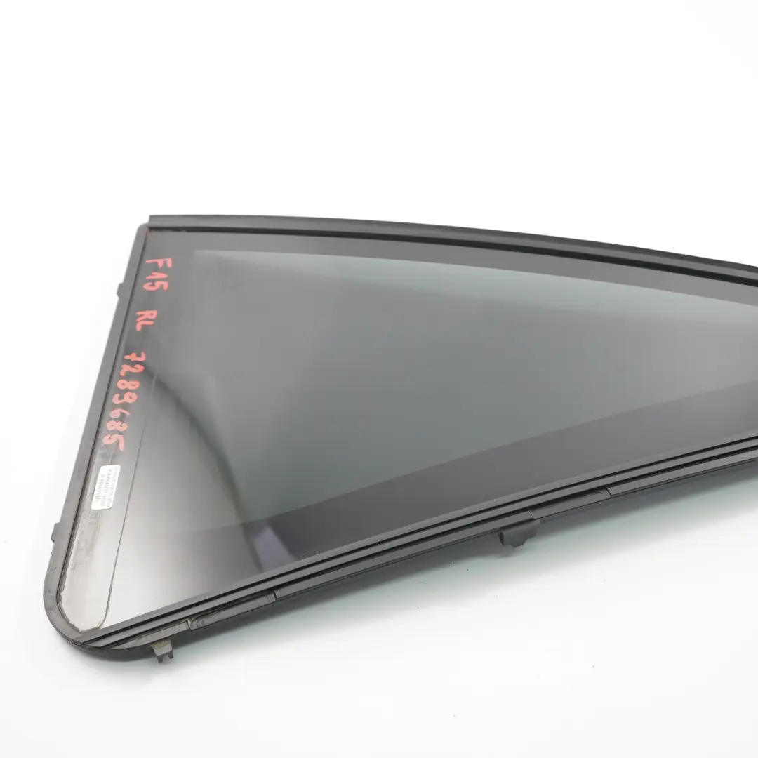 Vitrage Fixe Arrière Gauche Triangle SSG Noir AS3 pour BMW X5 F15 Porte à propos du numéro de pièce 7289685 BMW X5 F15 Porte Vitrage Fixe Arrière Gauche Triangle SSG Noir AS3 - SKU 7289685 - Numéro de pièce 7289685