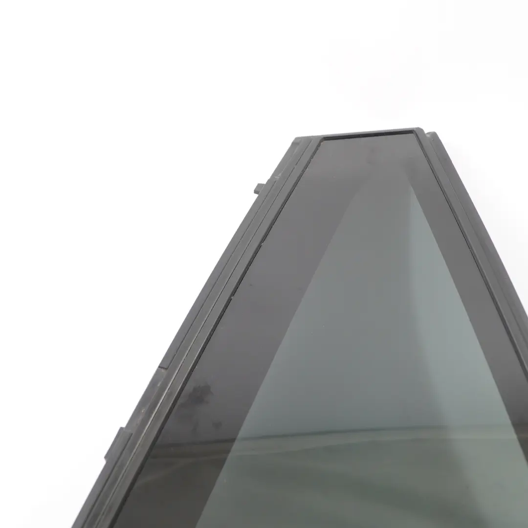 Door Fixed Window Glass Rear Right O/S Triangle SSG Black AS3 to BMW X5 F15 with Part number 7289686 BMW X5 F15 Door Fixed Window Glass Rear Right O/S Triangle SSG Black AS3 - SKU 7289686 - Part number 7289686