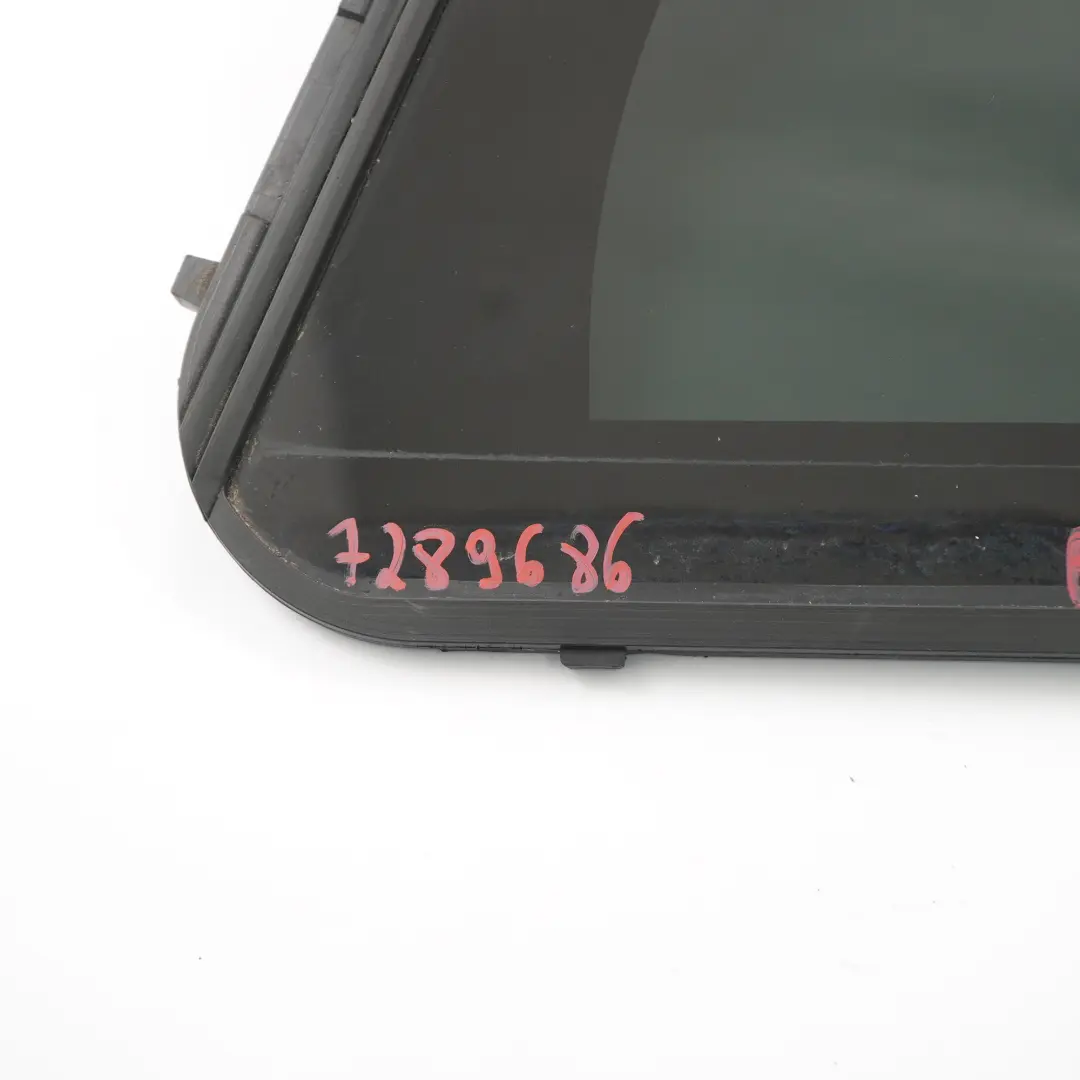 Door Fixed Window Glass Rear Right O/S Triangle SSG Black AS3 to BMW X5 F15 with Part number 7289686 BMW X5 F15 Door Fixed Window Glass Rear Right O/S Triangle SSG Black AS3 - SKU 7289686 - Part number 7289686