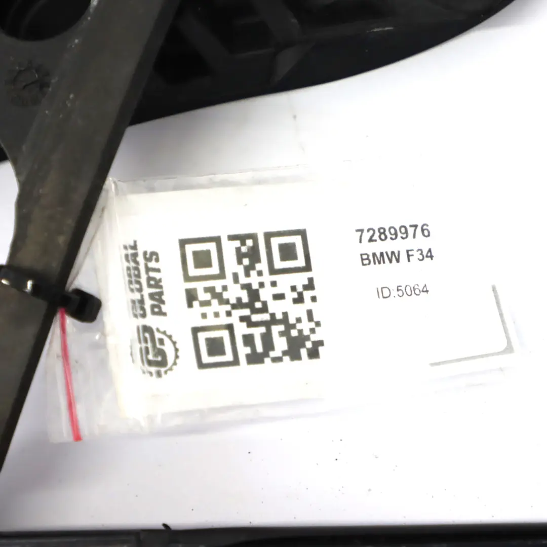 BMW F34 GT Uszczelka Narożnika Lusterka Wewnętrznego Prawa O/S - SKU 7289976 - Numer Części 7289976