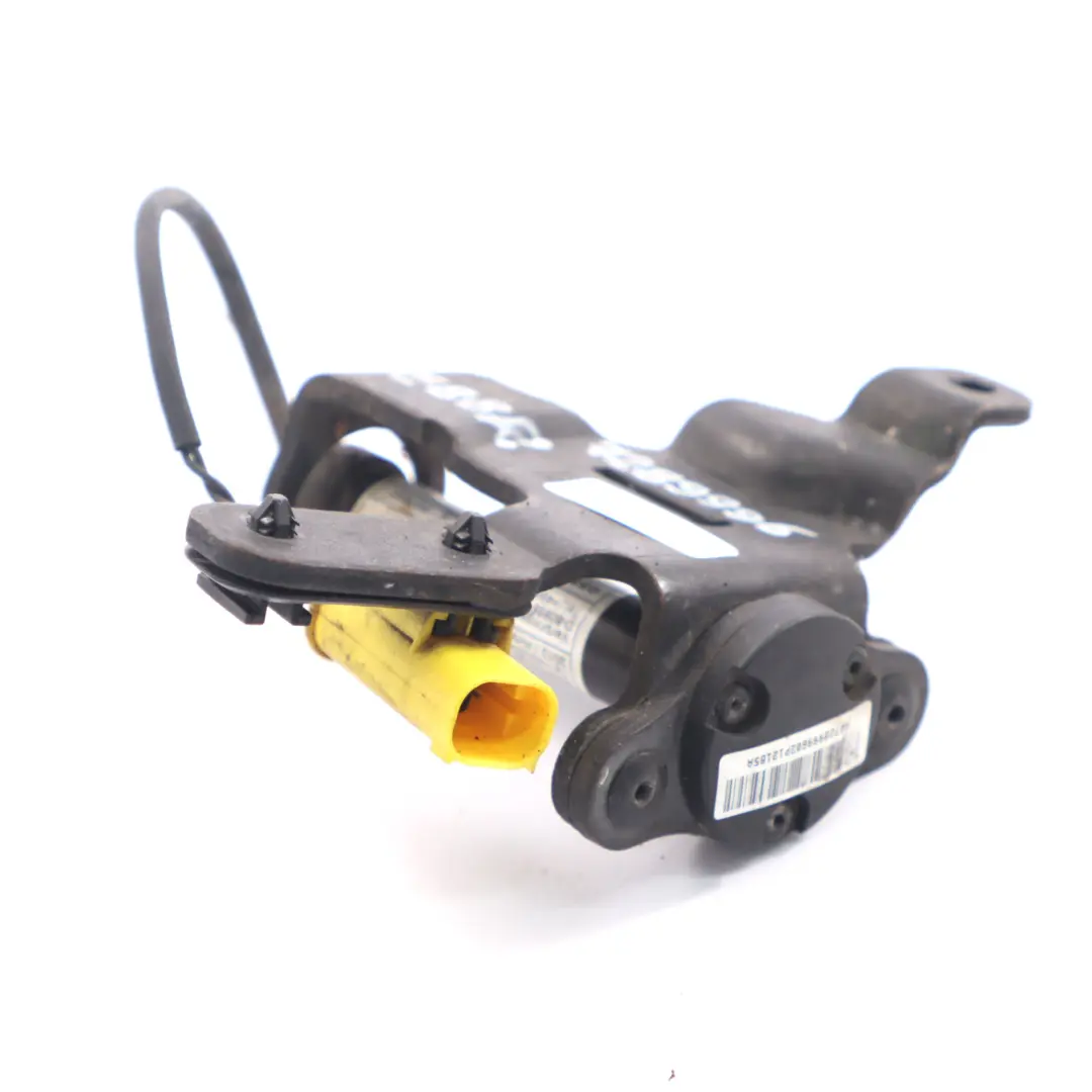 BMW E82 E88 Siłownik Nabój Pirotechniczny Maski Prawy - SKU 7289996 - Numer Części 7289996