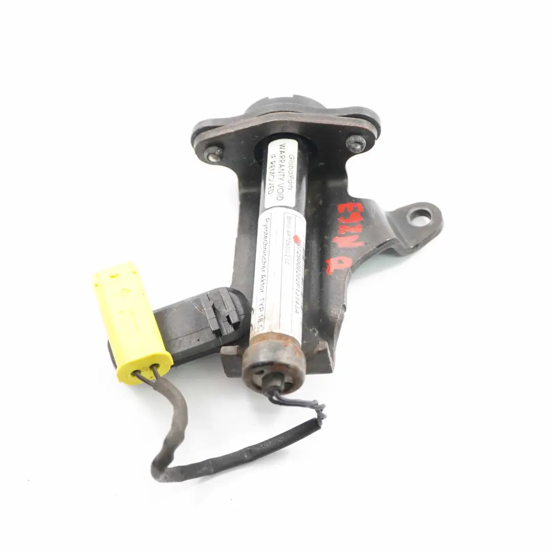 Attuatore Del Cofano Protezione Attiva Pedoni PTS Destra per BMW E92 E93 LCI con numero di parte 7290002 BMW E92 E93 LCI Attuatore Del Cofano Protezione Attiva Pedoni PTS Destra - SKU 7290002 - Numero di parte 7290002