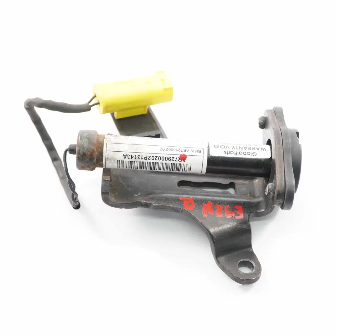 Attuatore Del Cofano Protezione Attiva Pedoni PTS Destra per BMW E92 E93 LCI con numero di parte 7290002 BMW E92 E93 LCI Attuatore Del Cofano Protezione Attiva Pedoni PTS Destra - SKU 7290002 - Numero di parte 7290002