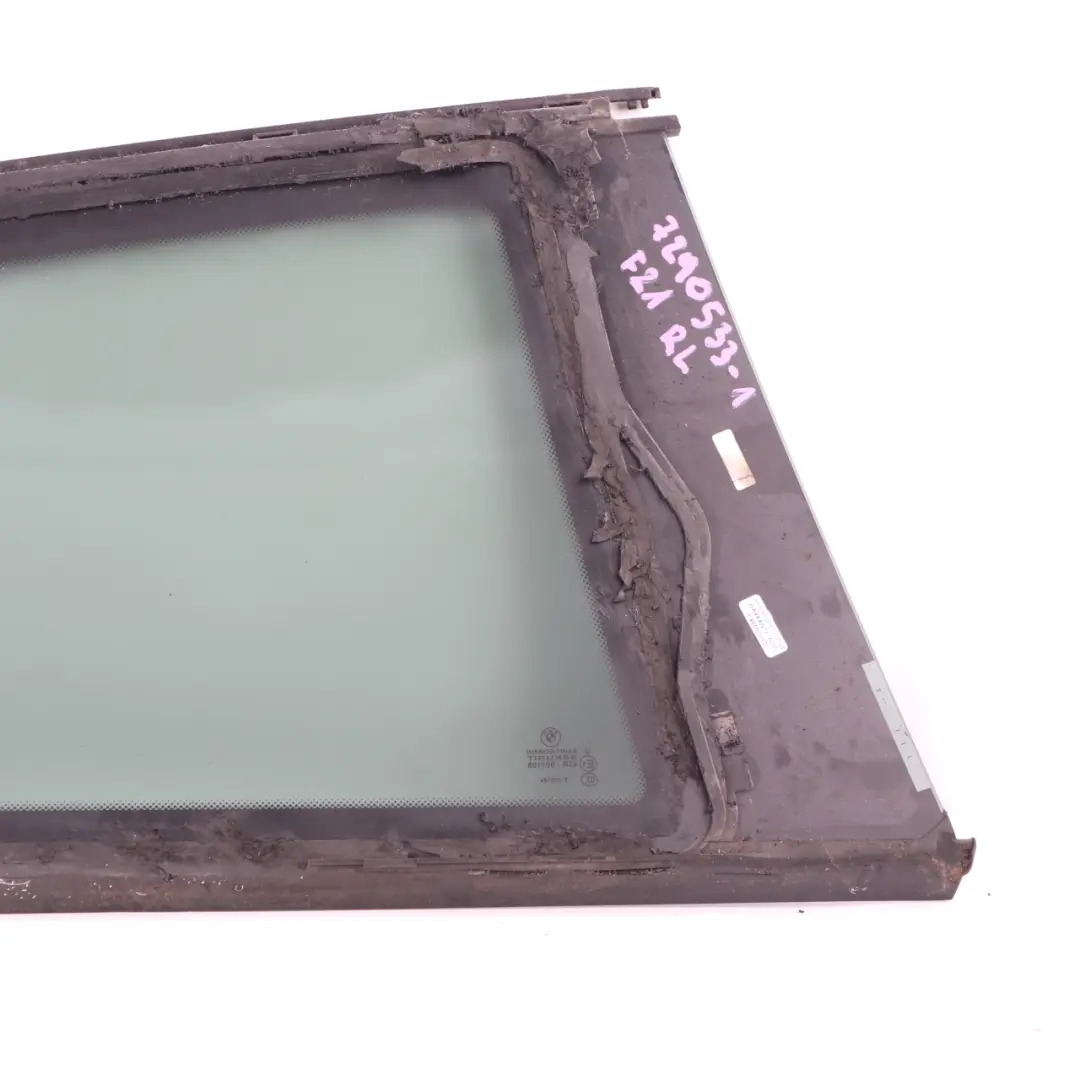BMW F21 Lado Ventana Cuarto Cristal Trasero Izquierdo Tintado Negro - SKU 7290533-1 - Número de pieza 7290533