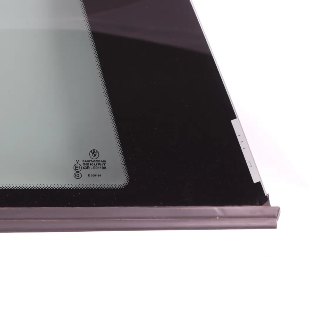 Finestrino Laterale Quarto Vetro Oscurato Posteriore Destro Nero per BMW F21 con numero di parte 7290534 BMW F21 Finestrino Laterale Quarto Vetro Oscurato Posteriore Destro Nero - SKU 7290534-1 - Numero di parte 7290534