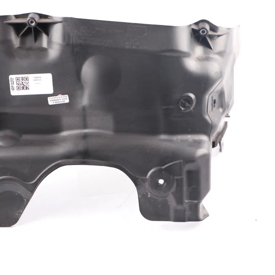 Paratia Sezione Inferiore Vano Motore Trim Plastica per BMW F40 Mini F55 F56 con numero di parte 7290814 BMW F40 Mini F55 F56 Paratia Sezione Inferiore Vano Motore Trim Plastica - SKU 7290814 - Numero di parte 7290814