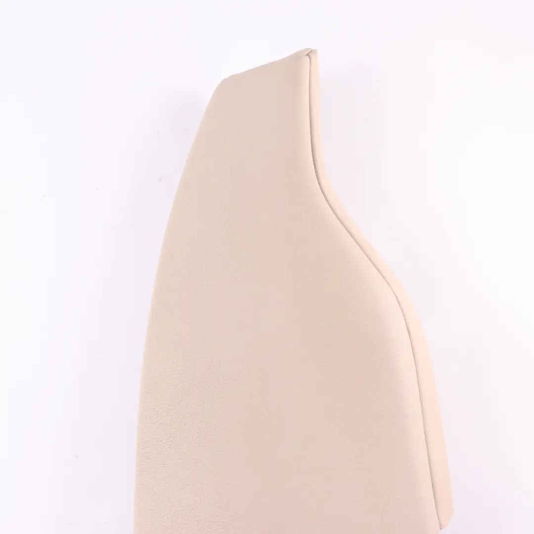 Finitura sedile posteriore destro Rivestimento laterale pelle Oyster per BMW F20 F21 con numero di parte 7291232 BMW F20 F21 Finitura sedile posteriore destro Rivestimento laterale pelle Oyster - SKU 7291232 - Numero di parte 7291232