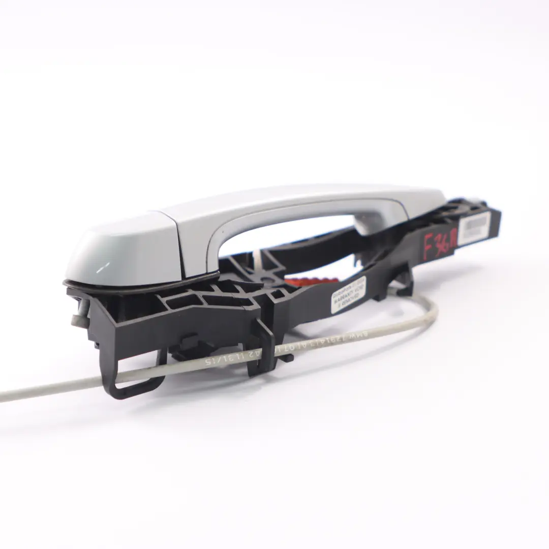Tür griff hinten links Griff außen Gletschersilber Metallic - A83 für BMW F36 mit Teilenummer 7291413 BMW F36 Tür griff hinten links Griff außen Gletschersilber Metallic - A83 - SKU 7291413-GSB1 - Teilenummer 7291413