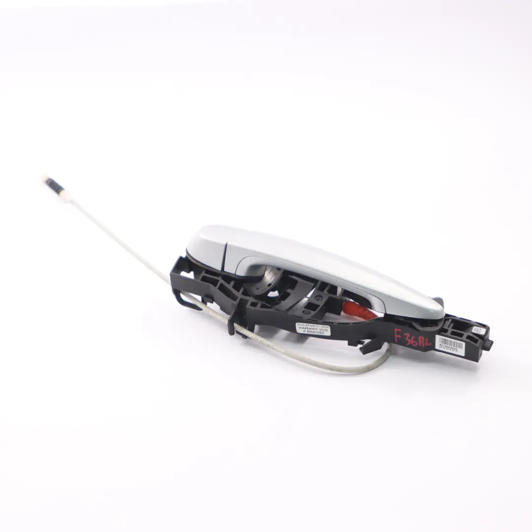 Tür griff hinten links Griff außen Gletschersilber Metallic - A83 für BMW F36 mit Teilenummer 7291413 BMW F36 Tür griff hinten links Griff außen Gletschersilber Metallic - A83 - SKU 7291413-GSB1 - Teilenummer 7291413