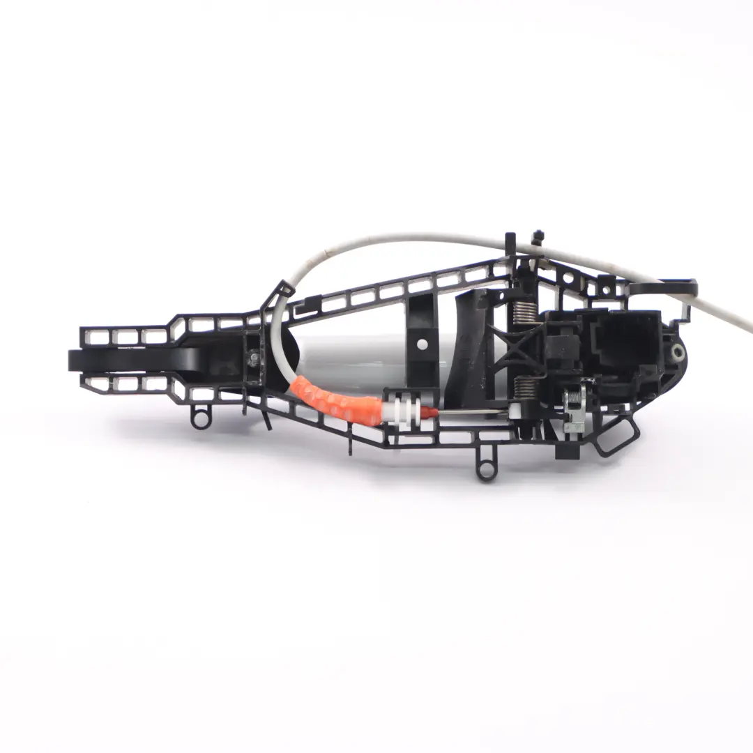 Maniglia porta posteriore destra presa esterna Glacier Argento - A83 per BMW F36 con numero di parte 7291413 BMW F36 Maniglia porta posteriore destra presa esterna Glacier Argento - A83 - SKU 7291413-GSB - Numero di parte 7291413