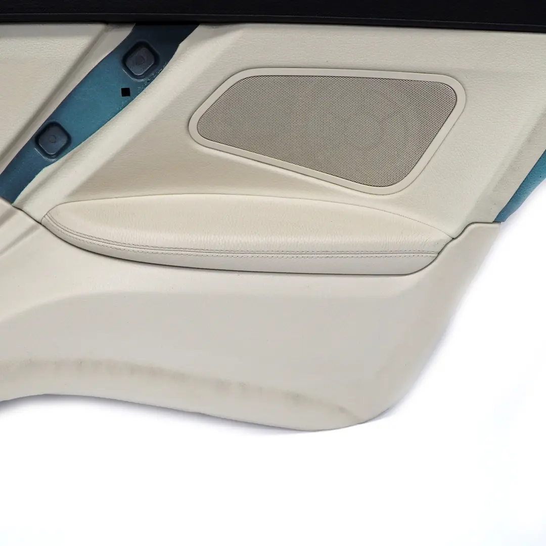 Pannello laterale posteriore destro Copertura laterale in pelle bianco per BMW F13 con numero di parte 7291854 BMW F13 Pannello laterale posteriore destro Copertura laterale in pelle bianco - SKU 7291854 - Numero di parte 7291854