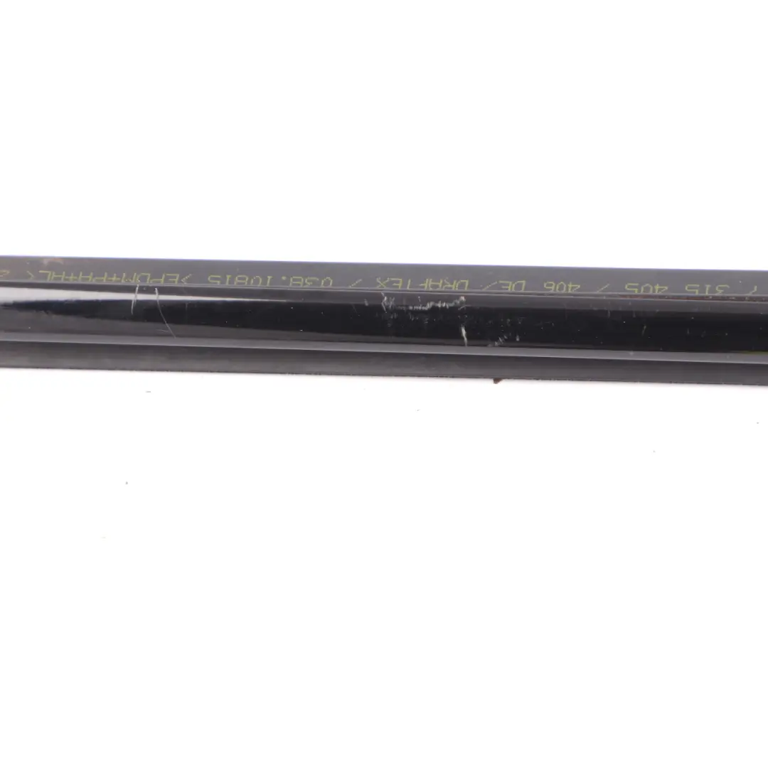 BMW F32 F82 M4 Burlete Exterior Puerta Delantera Izquierda Negro Alto Brillo - SKU 7292563 - Número de pieza 7292563