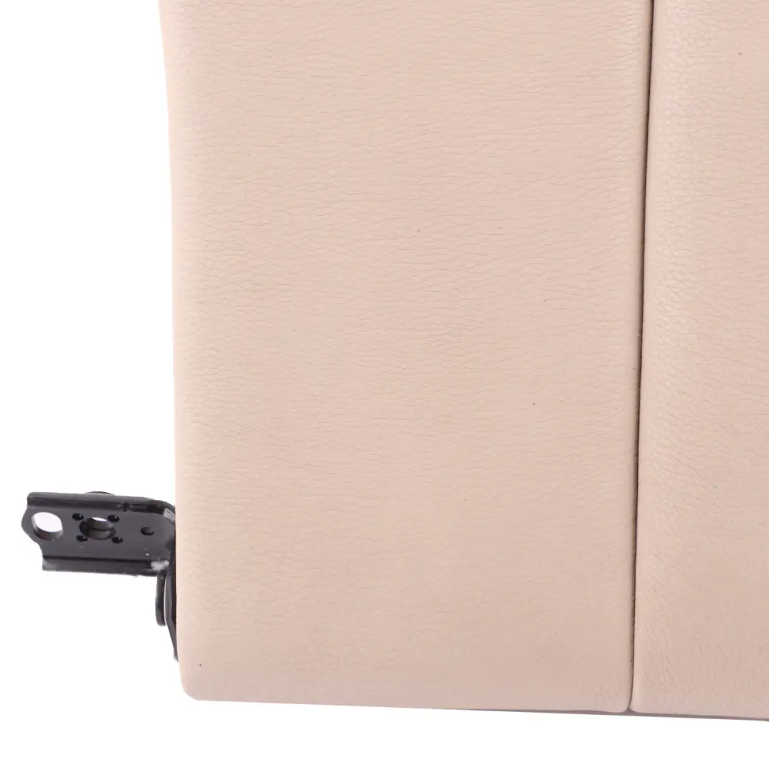 Schienale posteriore destro Copertura panca in pelle Dakota Oyster per BMW F20 F21 con numero di parte 7292617 BMW F20 F21 Schienale posteriore destro Copertura panca in pelle Dakota Oyster - SKU 7292617 - Numero di parte 7292617