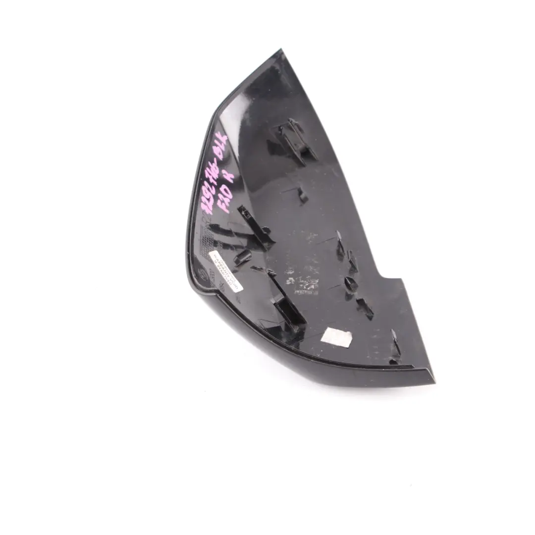 Osłona Pokrywa Lusterka Bocznego Prawa Czarna do BMW F20 F30 o numerze 7292746 BMW F20 F30 Osłona Pokrywa Lusterka Bocznego Prawa Czarna - SKU 7292746-BLK - Numer Części 7292746