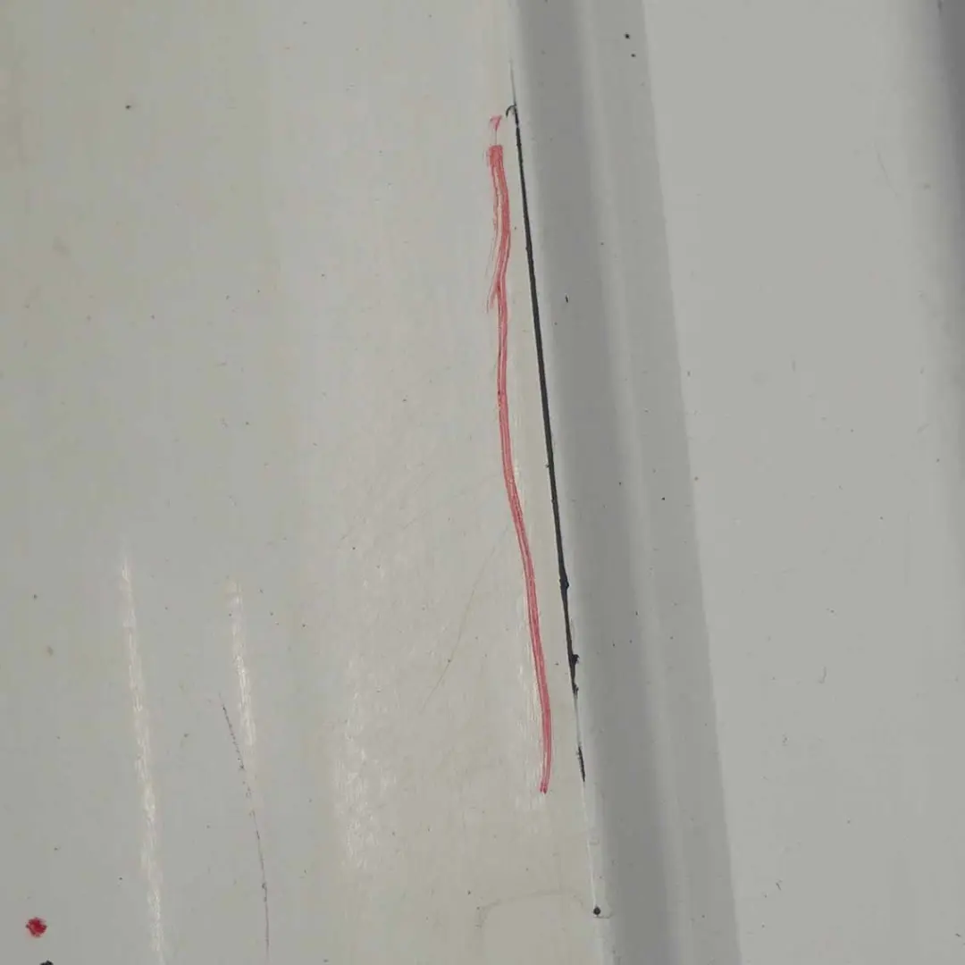 Faldon Lateral Izquierdo Sill Strip Alpinweiss 3 - 300 para BMW F21 F22 con número de pieza 7293543 BMW F21 F22 Faldon Lateral Izquierdo Sill Strip Alpinweiss 3 - 300 - SKU 7293543-AW2 - Número de pieza 7293543