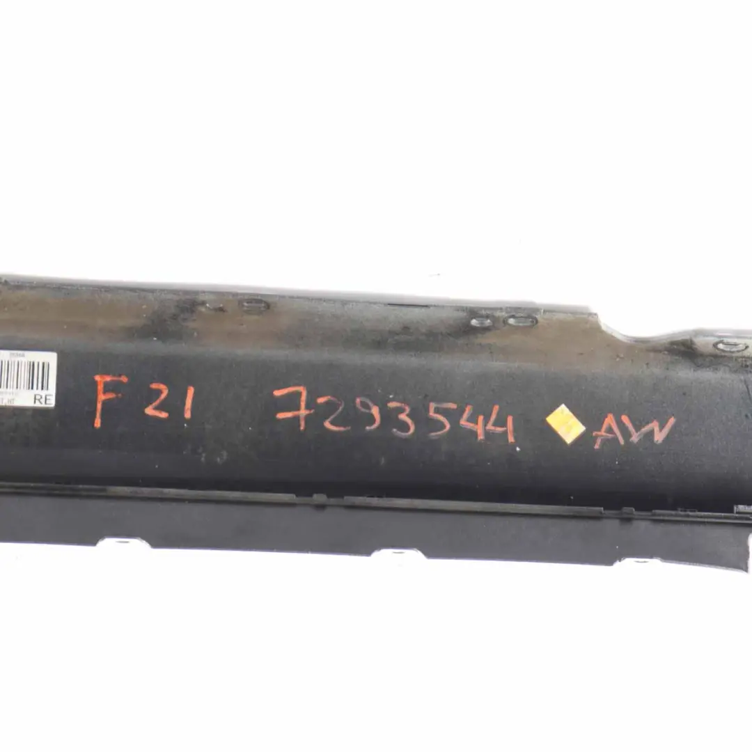 Nakładka Próg Prawy Alpinweiss 3 - 300 do BMW F21 o numerze 7293544 BMW F21 Nakładka Próg Prawy Alpinweiss 3 - 300 - SKU 7293544-AW - Numer Części 7293544