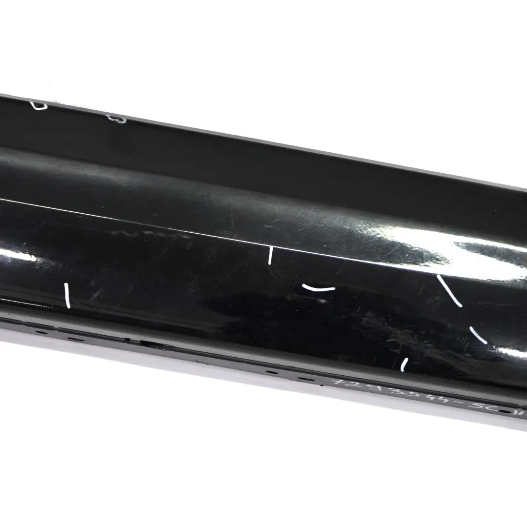 Side Skirt Sill Strip Right Schwarz 2 Black - 668 pour BMW F21 F22 à propos du numéro de pièce 7293544 BMW F21 F22 Side Skirt Sill Strip Right Schwarz 2 Black - 668 - SKU 7293544-SCH1 - Numéro de pièce 7293544