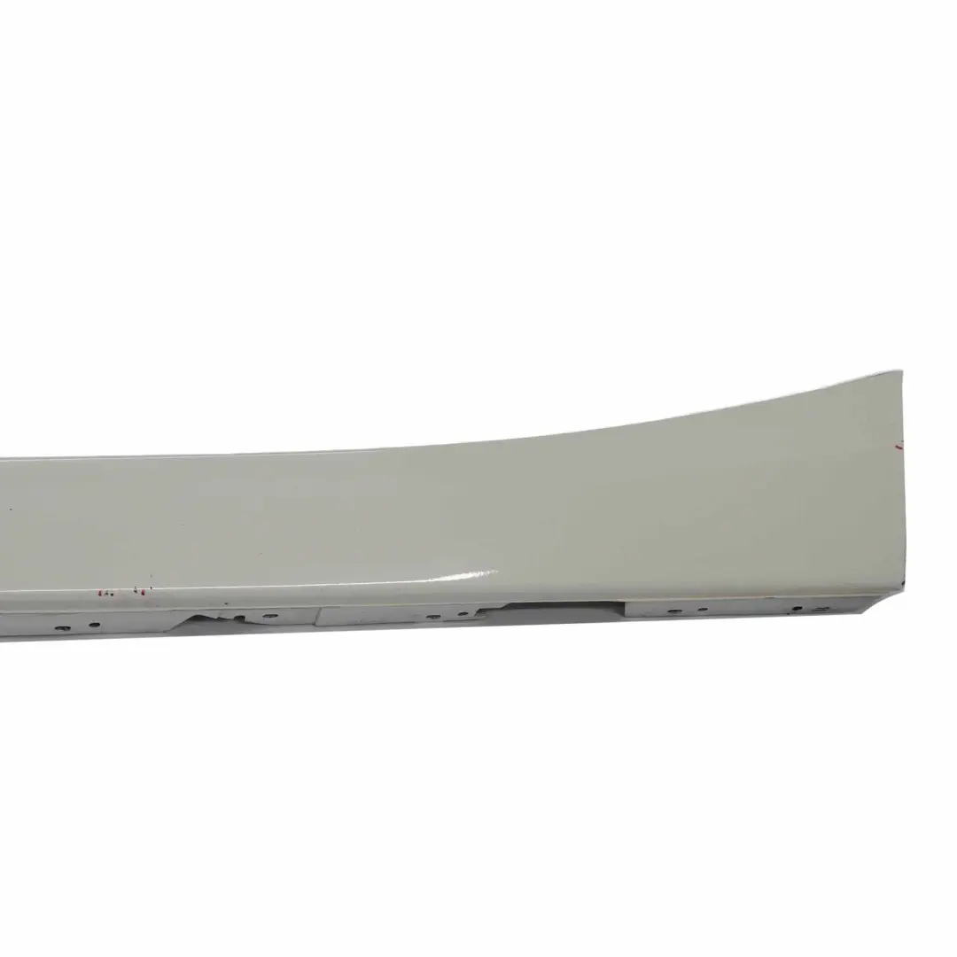 Gonna Laterale Sill Strip Sinistra Alpinweiss Alpine White - 300 per BMW F20 con numero di parte 7293553 BMW F20 Gonna Laterale Sill Strip Sinistra Alpinweiss Alpine White - 300 - SKU 7293553-AW1 - Numero di parte 7293553