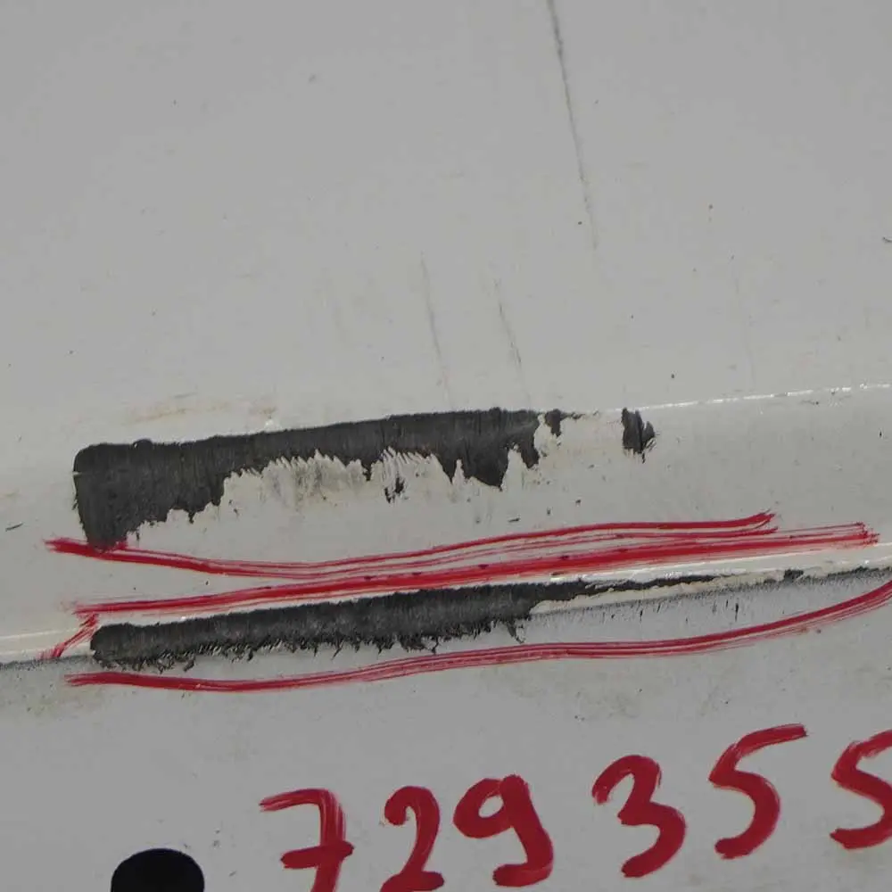 Sill Strip Faldon Lateral Izquierdo Alpinweiss Alpine White - 300 para BMW F20 con número de pieza 7293553 BMW F20 Sill Strip Faldon Lateral Izquierdo Alpinweiss Alpine White - 300 - SKU 7293553-AW1 - Número de pieza 7293553