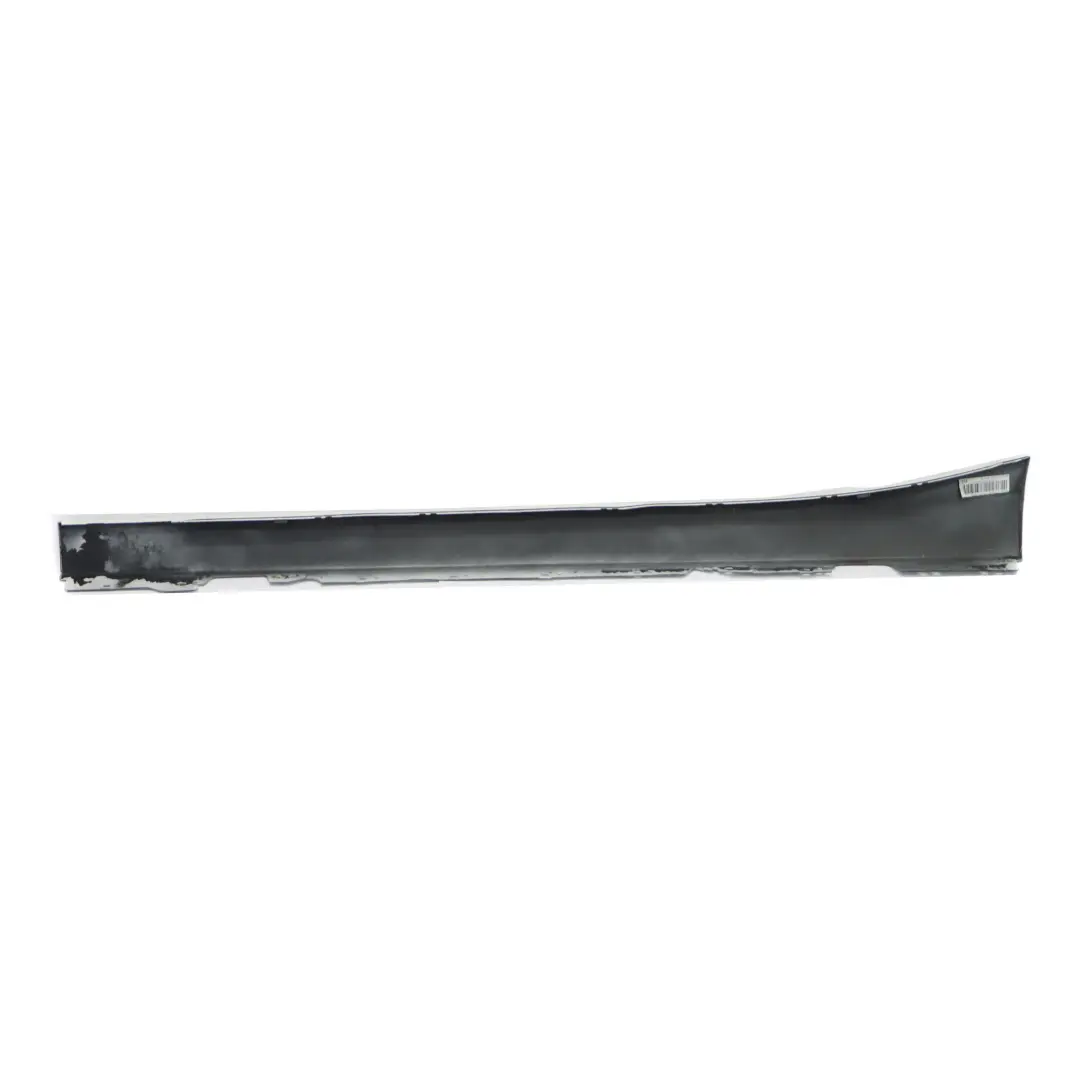 Striscia davanzale Gonna laterale destra Pannello Alpinweiss - 300 per BMW F20 con numero di parte 7293554 BMW F20 Striscia davanzale Gonna laterale destra Pannello Alpinweiss - 300 - SKU 7293554-AW5 - Numero di parte 7293554