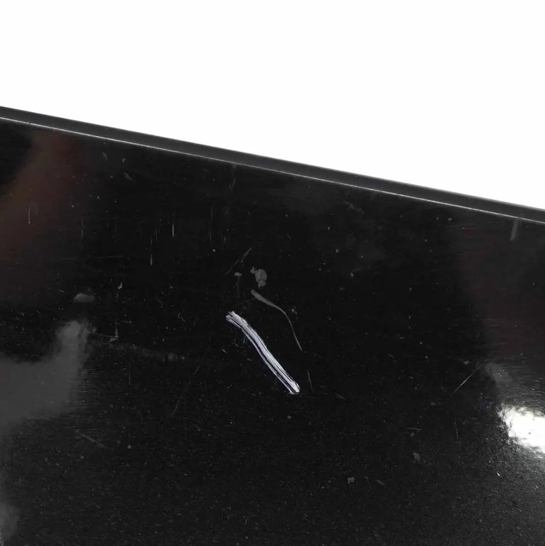Striscia Davanzale Gonna Laterale Destra Pannello Schwarz 2 - 668 per BMW F20 con numero di parte 7293554 BMW F20 Striscia Davanzale Gonna Laterale Destra Pannello Schwarz 2 - 668 - SKU 7293554-SCH3 - Numero di parte 7293554