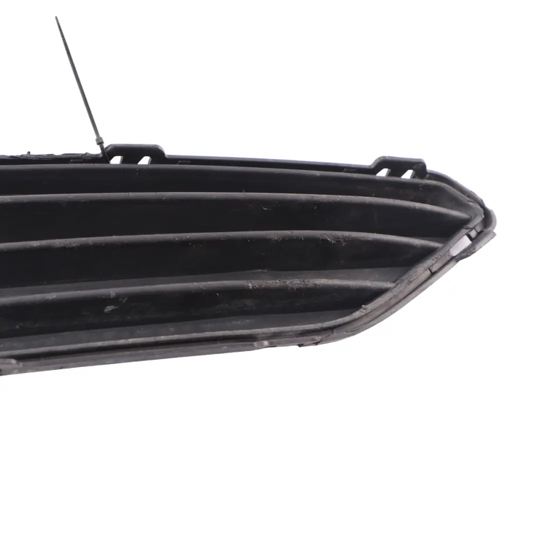 Front Bumper Grille BMW F22 F23 Grid Lateral Cover Fog Light Right O/S to with Part number 7293842 Front Bumper Grille BMW F22 F23 Grid Lateral Cover Fog Light Right O/S - SKU 7293842 - Part number 7293842