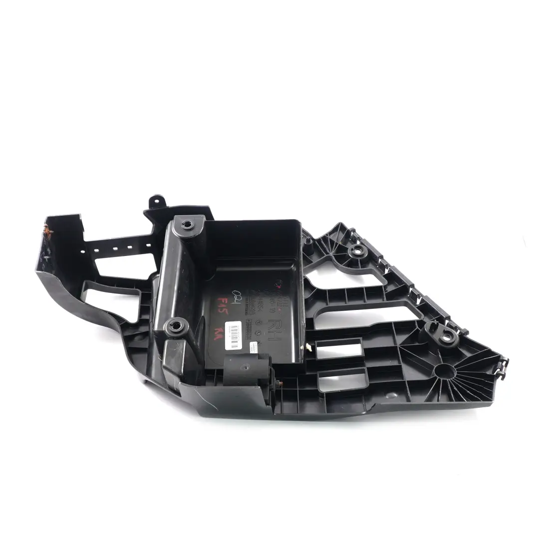 Soporte Montaje Parachoques Trasero Derecho Exterior para BMW X5 F15 M Sport con número de pieza 7294722 BMW X5 F15 M Sport Soporte Montaje Parachoques Trasero Derecho Exterior - SKU 7294722 - Número de pieza 7294722