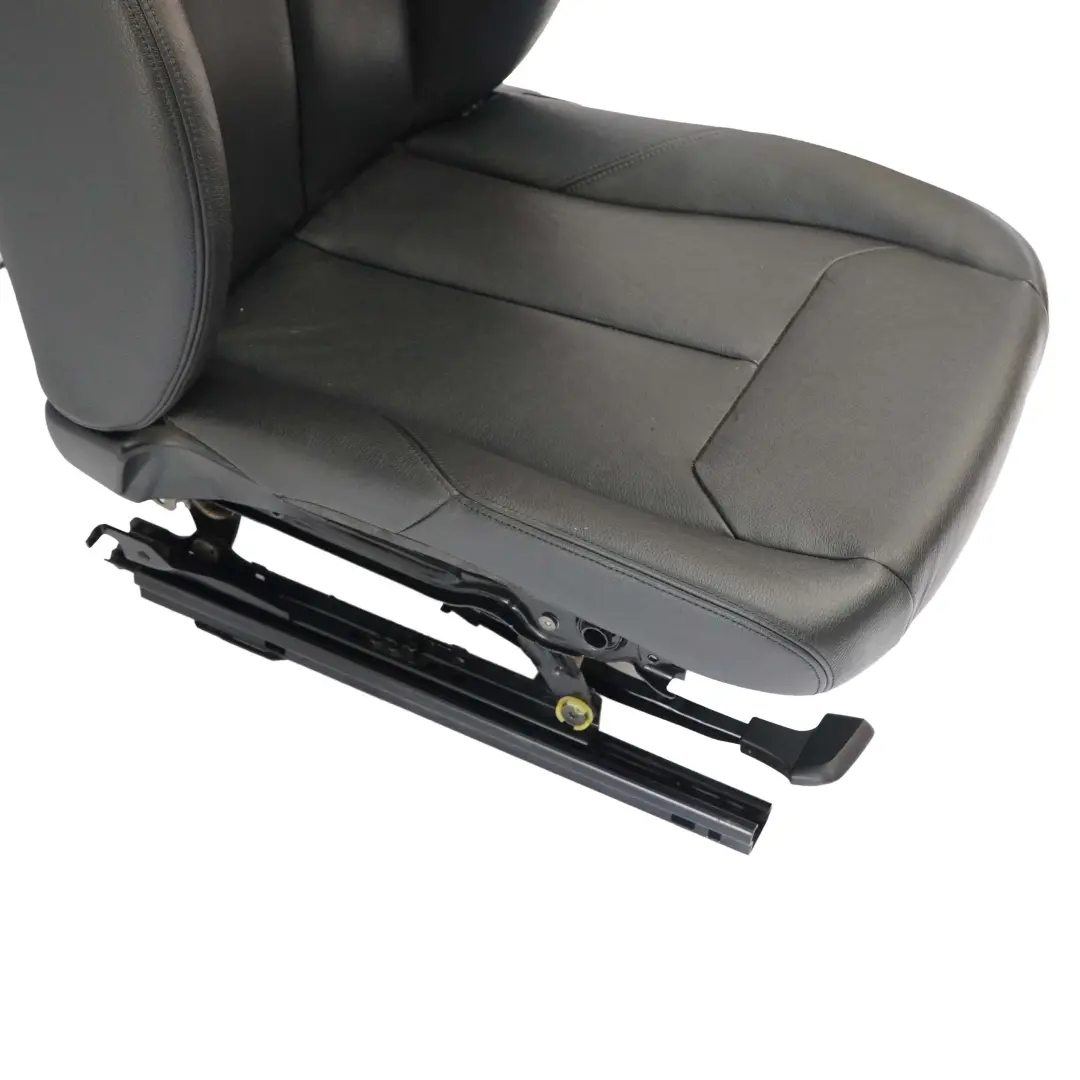 Sedile anteriore sinistro riscaldato in pelle Dakota / Schwarz per BMW F30 F31 con numero di parte 7295109 BMW F30 F31 Sedile anteriore sinistro riscaldato in pelle Dakota / Schwarz - SKU 7295109 - Numero di parte 7295109