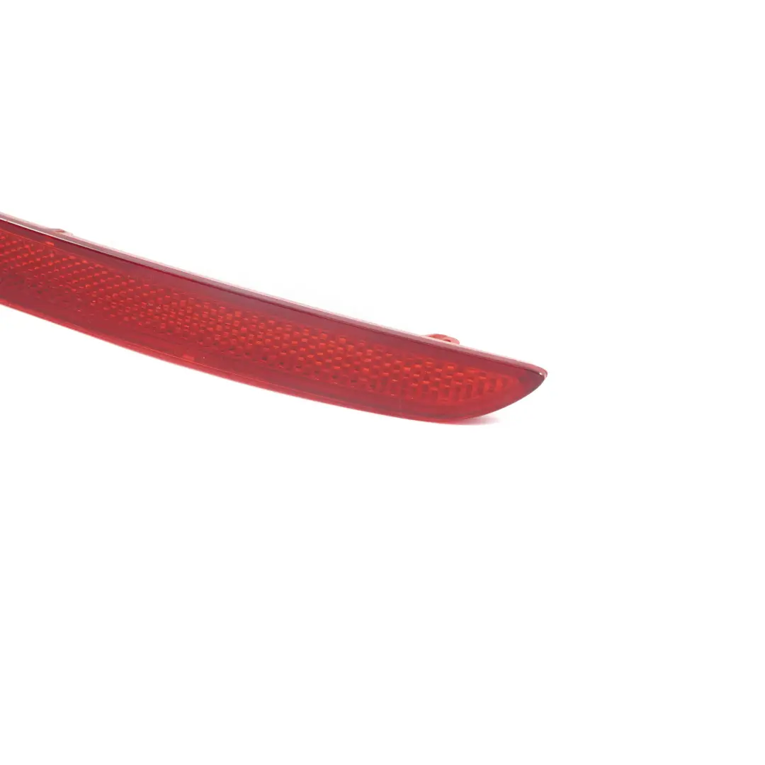 Reflecteur de pare-chocs arriere feu de position droit pour BMW F22 F23 à propos du numéro de pièce 7295422 BMW F22 F23 Reflecteur de pare-chocs arriere feu de position droit - SKU 7295422 - Numéro de pièce 7295422