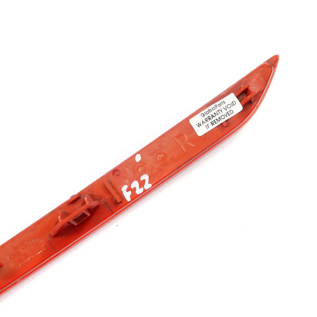 Reflecteur de pare-chocs arriere feu de position droit pour BMW F22 F23 à propos du numéro de pièce 7295422 BMW F22 F23 Reflecteur de pare-chocs arriere feu de position droit - SKU 7295422 - Numéro de pièce 7295422