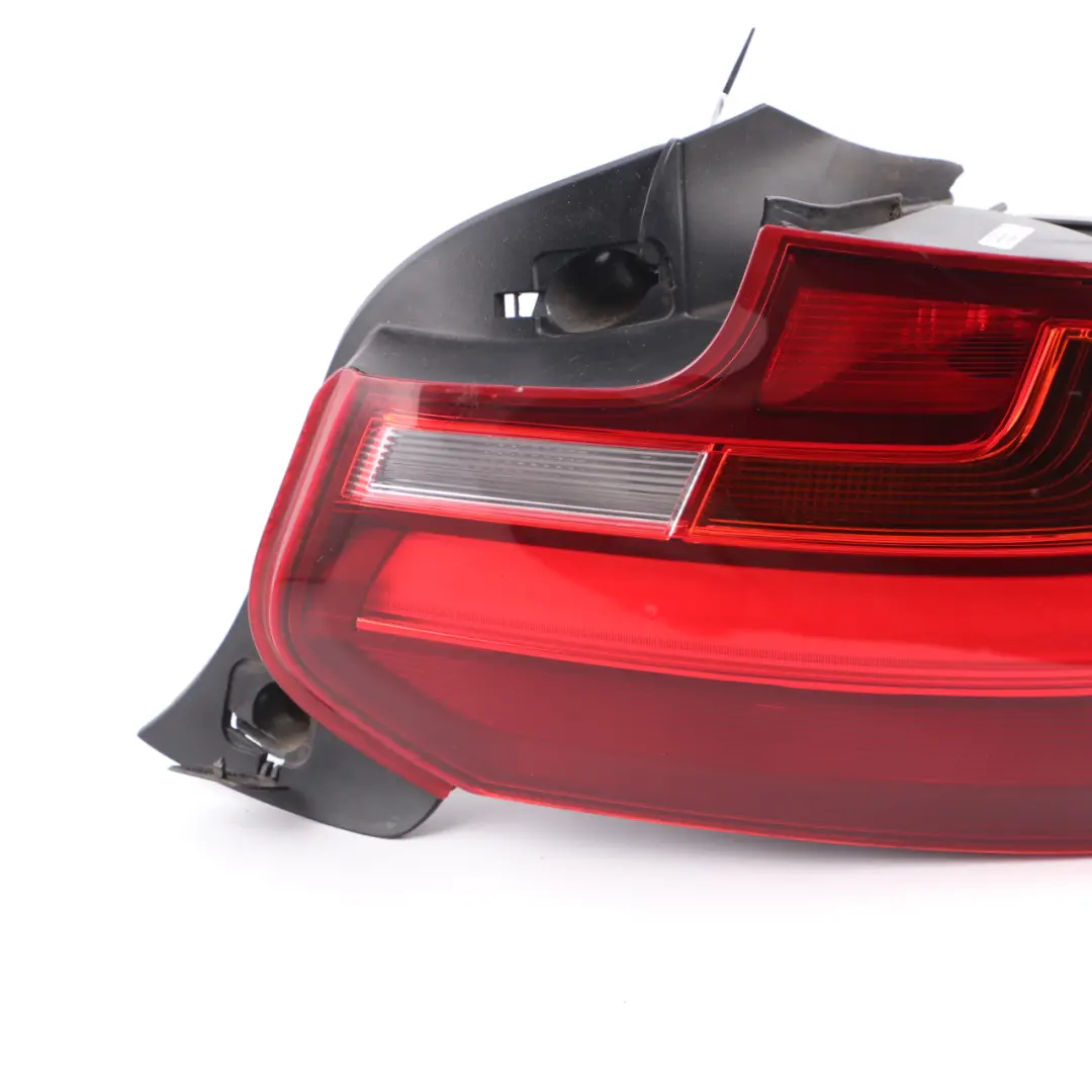 Lamp BMW F22 F23 Light Right O/S Side Panel Taillight to Rear with Part number 7295424 Rear Lamp BMW F22 F23 Light Right O/S Side Panel Taillight - SKU 7295424-2 - Part number 7295424
