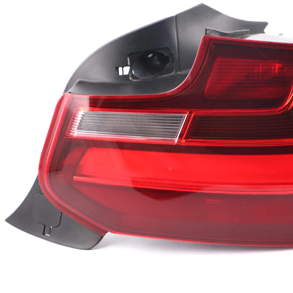 BMW F22 F23 Luz Piloto Trasero Portón Derecho - SKU 7295424 - Número de pieza 7295424