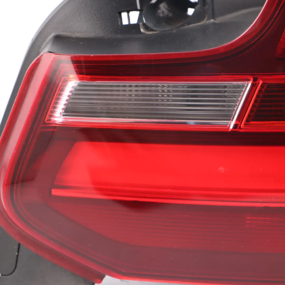 Luz Piloto Trasero Portón Derecho para BMW F22 F23 con número de pieza 7295424 BMW F22 F23 Luz Piloto Trasero Portón Derecho - SKU 7295424 - Número de pieza 7295424