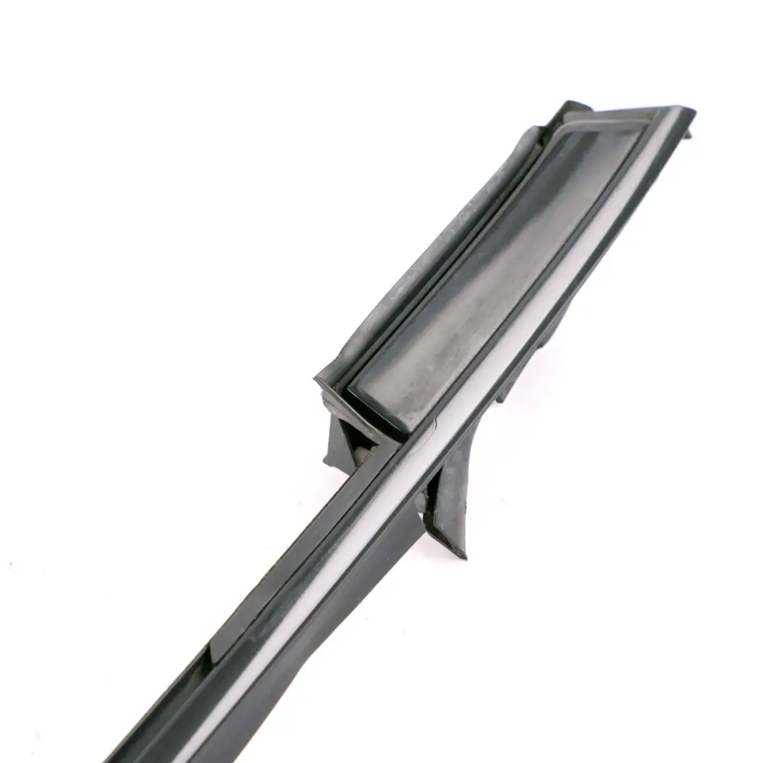 Finitura Finestrino Laterale Sinistro Alto Lucido per BMW F33 F83 M4 Cabrio con numero di parte 7295571 BMW F33 F83 M4 Cabrio Finitura Finestrino Laterale Sinistro Alto Lucido - SKU 7295571 - Numero di parte 7295571