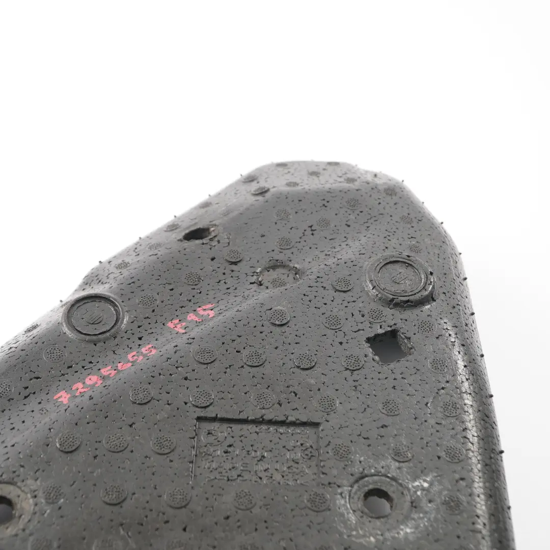 AdBlue Serbatoio Schiuma BMW X5 F15 Additivo Coperchio Alloggiamento per con numero di parte 7295655 AdBlue Serbatoio Schiuma BMW X5 F15 Additivo Coperchio Alloggiamento - SKU 7295655 - Numero di parte 7295655