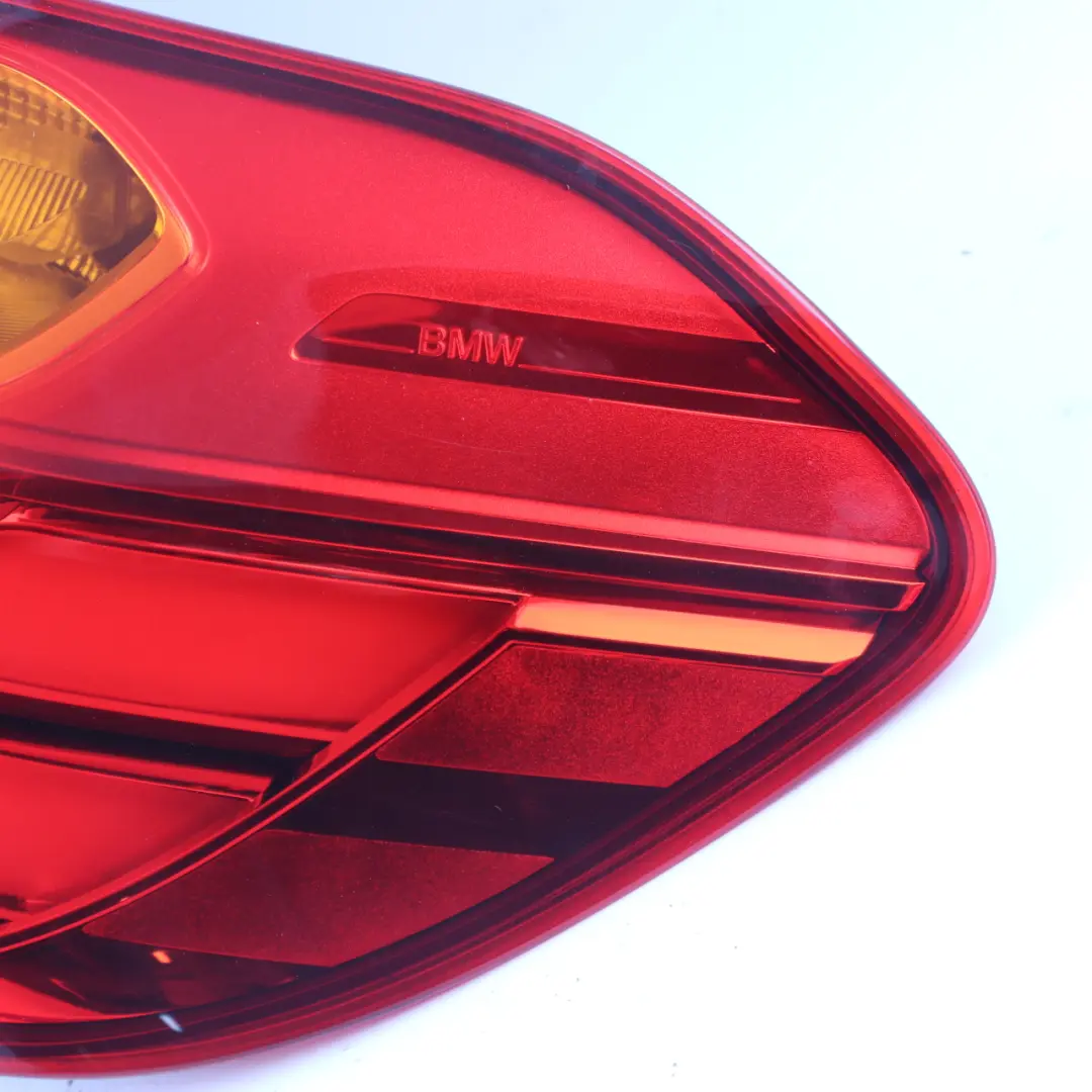 BMW F32 F33 F36 F82 M4 Feu arrière dans le panneau latéral droit - SKU 7296098-2 - Numéro de pièce 7296098