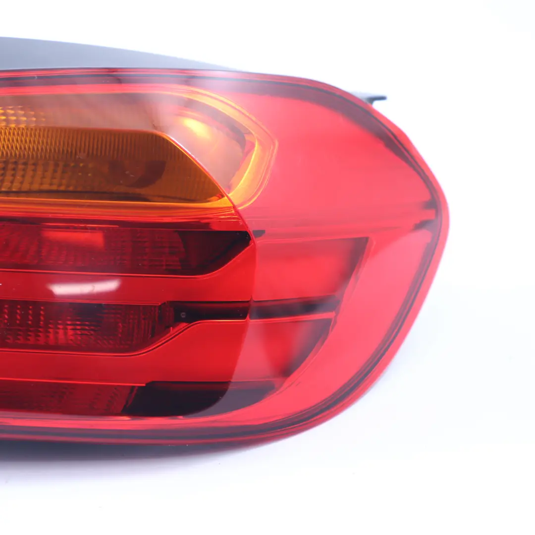 BMW F32 F33 F36 F82 M4 Feu arrière dans panneau latéral droit - SKU 7296098 - Numéro de pièce 7296098