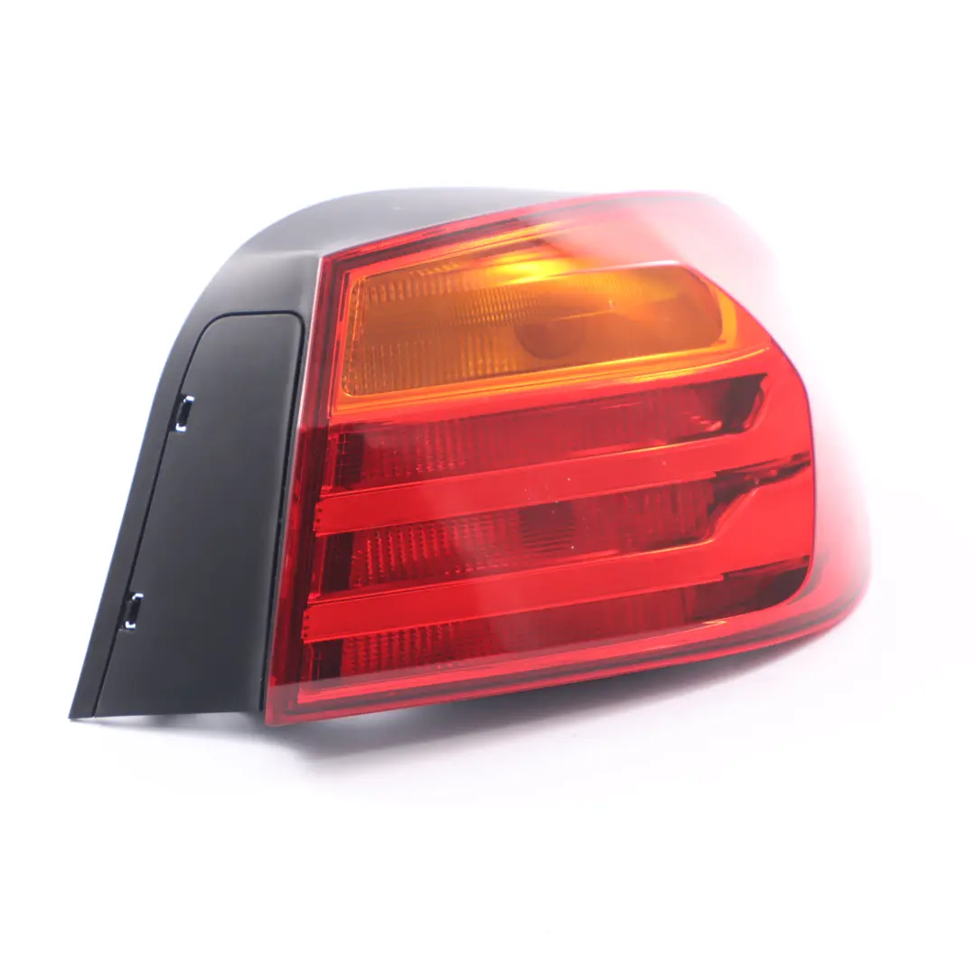 BMW F32 F33 F36 F82 M4 Feu arrière dans panneau latéral droit - SKU 7296098 - Numéro de pièce 7296098