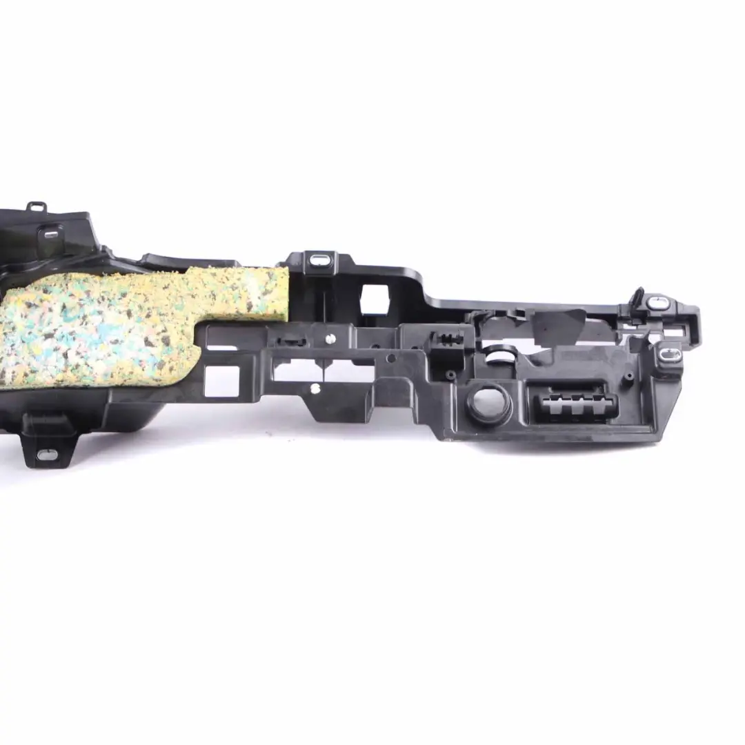 Supporto baule posteriore sinistro Supporto pannello trim per BMW F34 GT con numero di parte 7298052 BMW F34 GT Supporto baule posteriore sinistro Supporto pannello trim - SKU 7298051 - Numero di parte 7298052