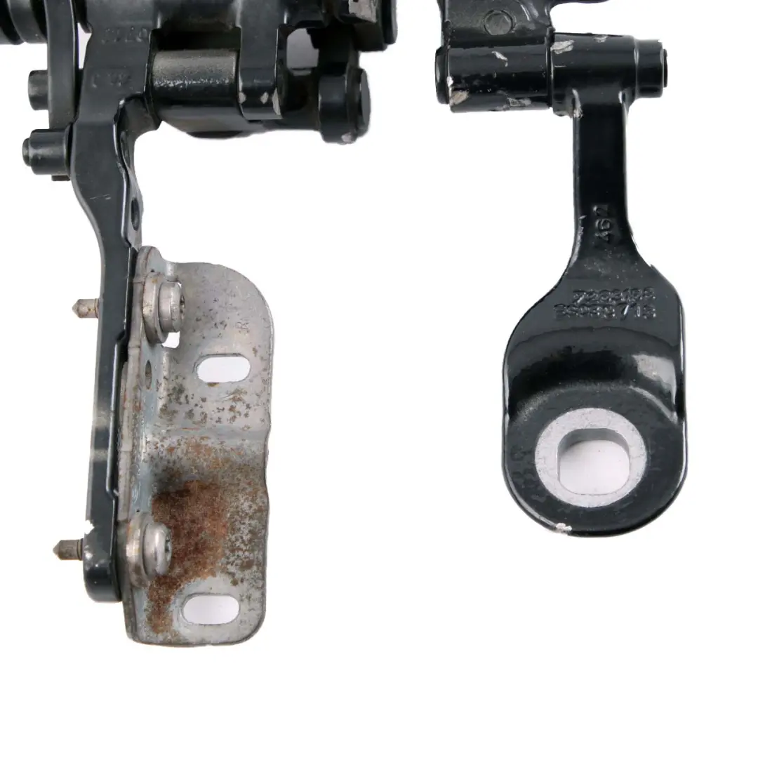 Kofferraumdeckelscharnier hinten rechts Schwarz Saphir Metallic 7263158 für BMW F31 mit Teilenummer 7298070 BMW F31 Kofferraumdeckelscharnier hinten rechts Schwarz Saphir Metallic 7263158 - SKU 7298070-BS - Teilenummer 7298070