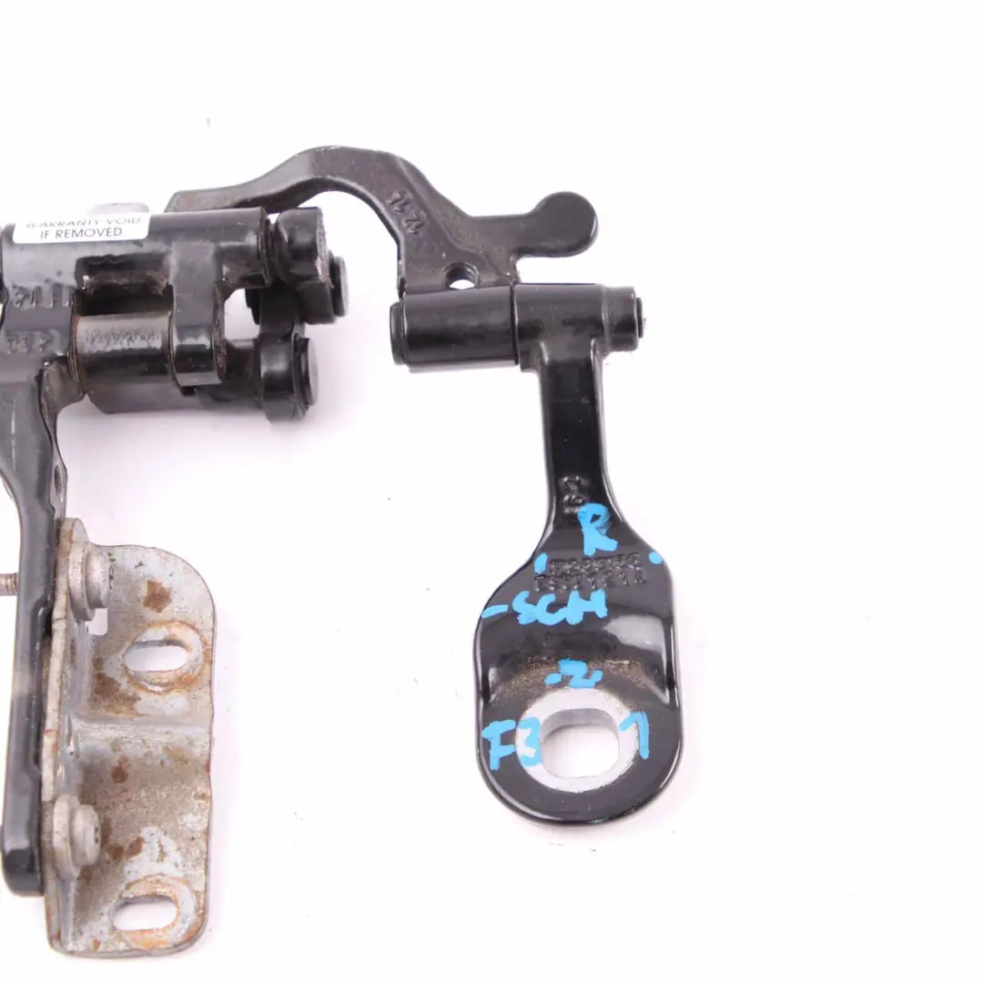 Kofferraumklappenscharnier hinten rechts Schwarz 2 Schwarz 7263158 für BMW F31 mit Teilenummer 7298070 BMW F31 Kofferraumklappenscharnier hinten rechts Schwarz 2 Schwarz 7263158 - SKU 7298070-SCH - Teilenummer 7298070