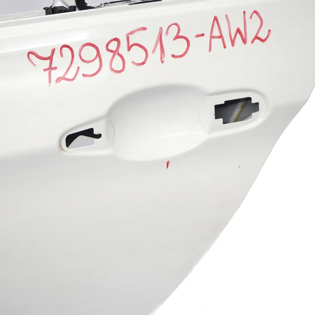 Porta posteriore sinistra Alpinweiss Alpine White 3 - 300 per BMW F30 con numero di parte 7298513 BMW F30 Porta posteriore sinistra Alpinweiss Alpine White 3 - 300 - SKU 7298513-AW2 - Numero di parte 7298513