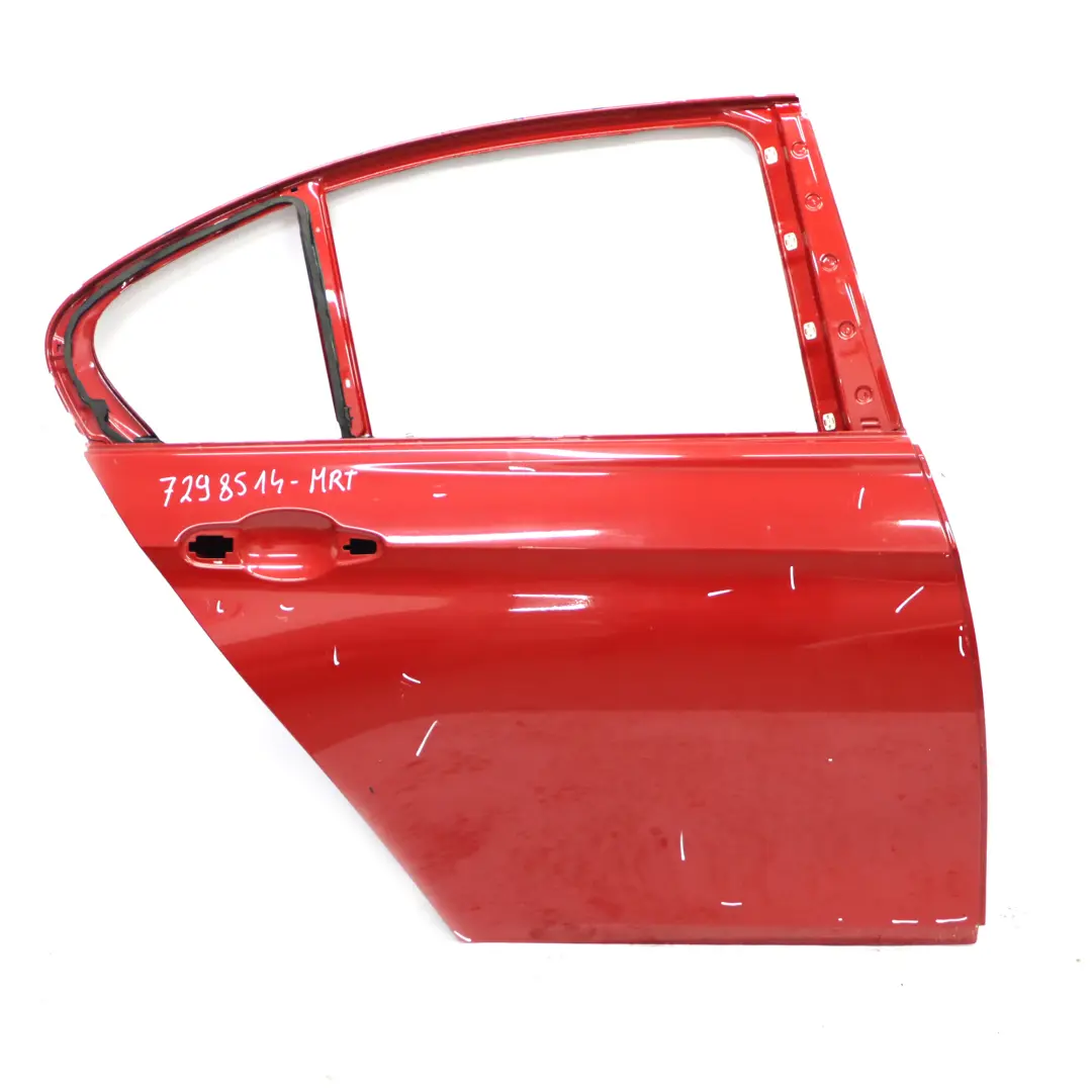 Porta posteriore destra Melbourne Rot Red Metallic - A75 per BMW F30 con numero di parte 7298514 BMW F30 Porta posteriore destra Melbourne Rot Red Metallic - A75 - SKU 7298514-MRT - Numero di parte 7298514