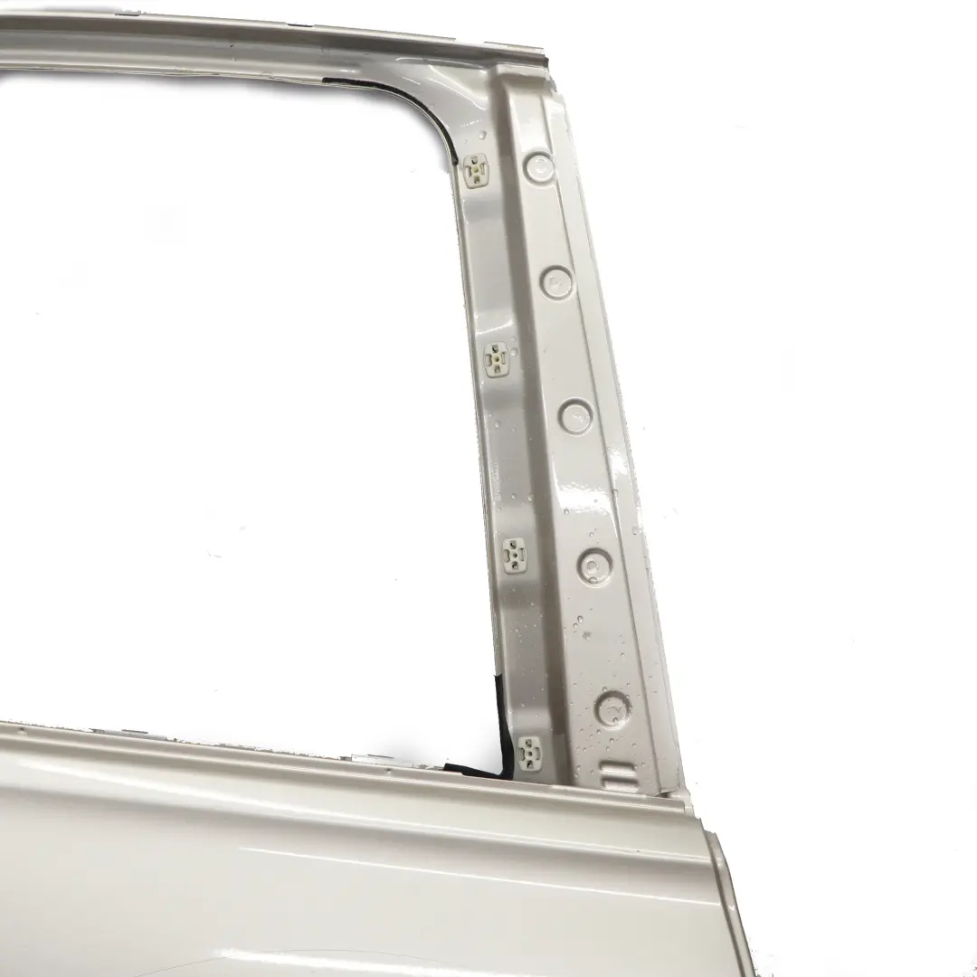 Puerta Trasera Derecha Orionsilber Orion Silver Metallic - A92 para BMW F30 con número de pieza 7298514 BMW F30 Puerta Trasera Derecha Orionsilber Orion Silver Metallic - A92 - SKU 7298514-ORION - Número de pieza 7298514