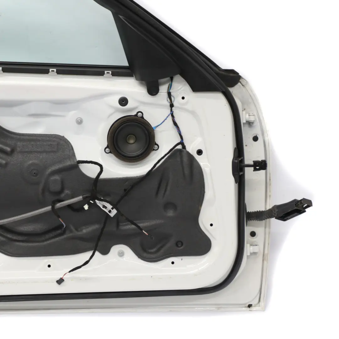 Porta anteriore sinistra Alpinweiss Alpine White 3 - 300 per BMW F30 F31 con numero di parte 7298565 BMW F30 F31 Porta anteriore sinistra Alpinweiss Alpine White 3 - 300 - SKU 7298565-AW2 - Numero di parte 7298565