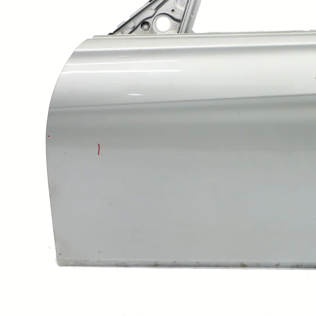 Puerta Delantera Izquierda Glacier Silver Metallic - A83 para BMW F30 F31 con número de pieza 7298565 BMW F30 F31 Puerta Delantera Izquierda Glacier Silver Metallic - A83 - SKU 7298565-GSB1 - Número de pieza 7298565