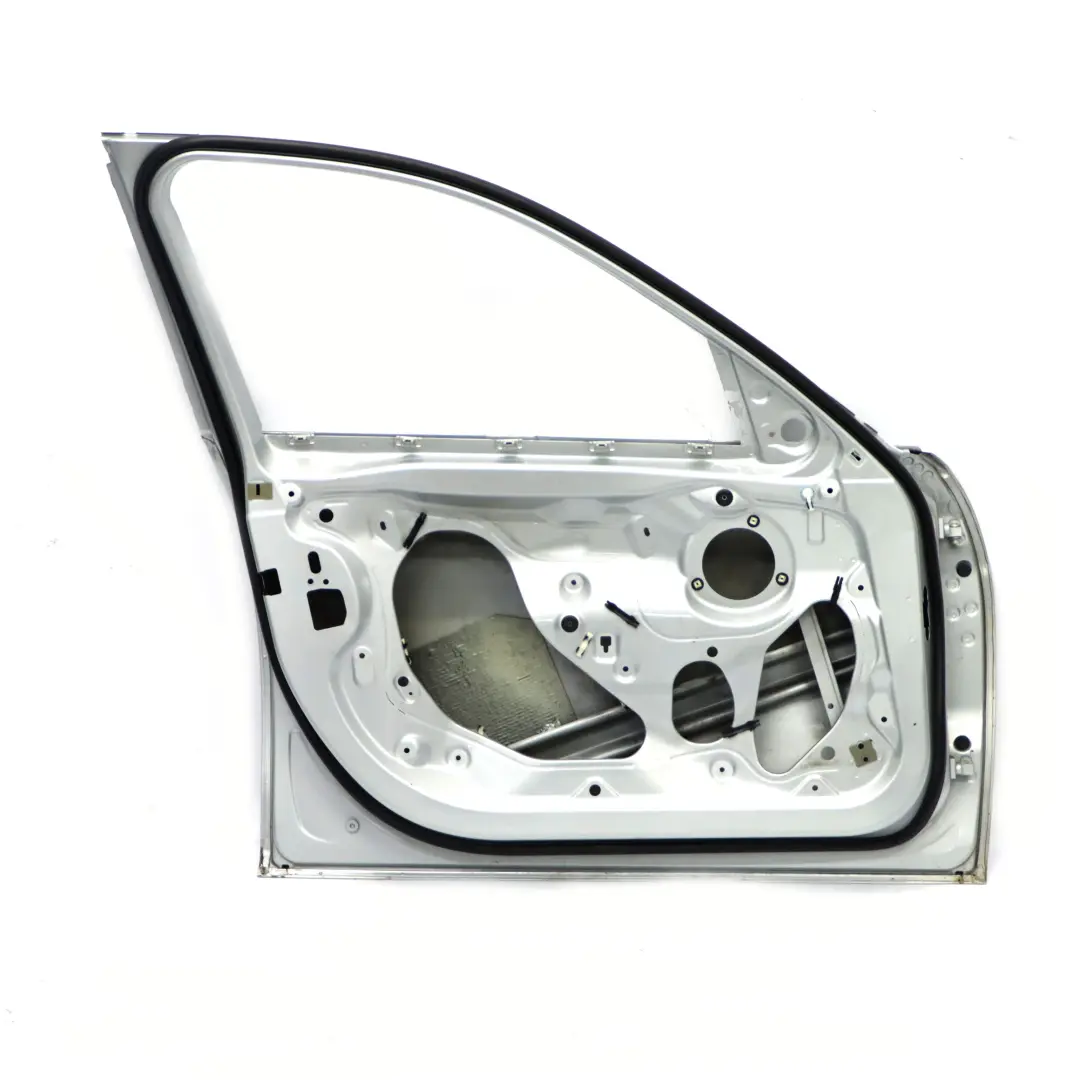 Porta Anteriore Sinistra Glacier Silver Metallic - A83 per BMW F30 F31 con numero di parte 7298565 BMW F30 F31 Porta Anteriore Sinistra Glacier Silver Metallic - A83 - SKU 7298565-GSB1 - Numero di parte 7298565
