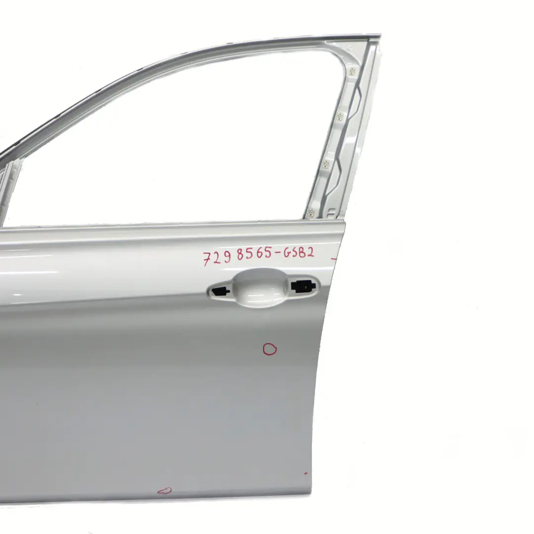 Puerta Delantera Izquierda Glacier Silver Metallic - A83 para BMW F30 F31 con número de pieza 7298565 BMW F30 F31 Puerta Delantera Izquierda Glacier Silver Metallic - A83 - SKU 7298565-GSB2 - Número de pieza 7298565